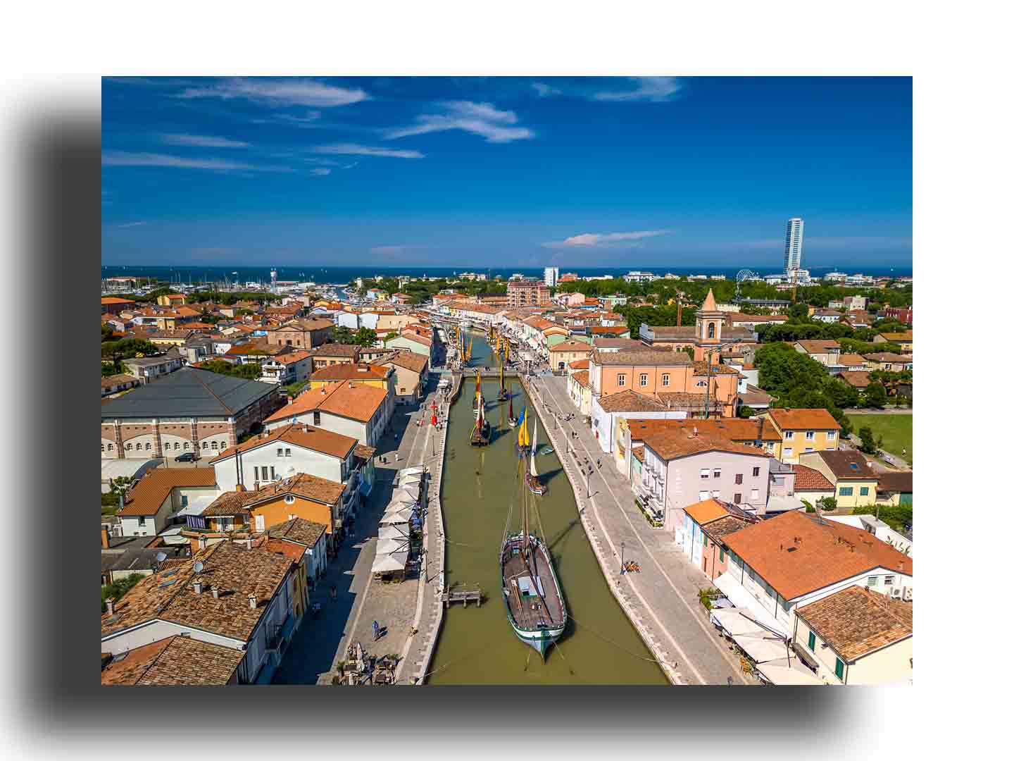 Vista Aérea de Casal Borsetti: Belleza Costera de Rávena, Italia