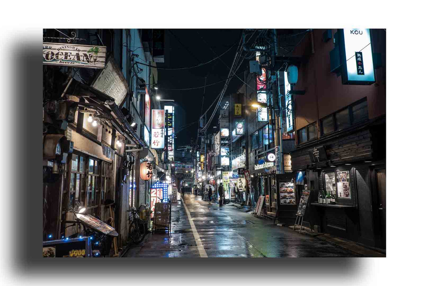 Callejón de Tokio: Encanto Nocturno entre Bares y Restaurantes