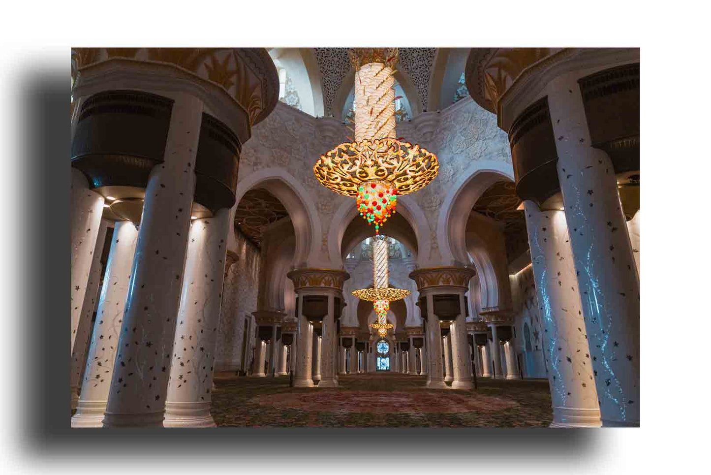 Interior de una Mezquita Suntuosa